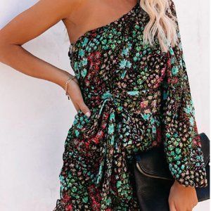 Chichers the dress of the kingdom garden, medium